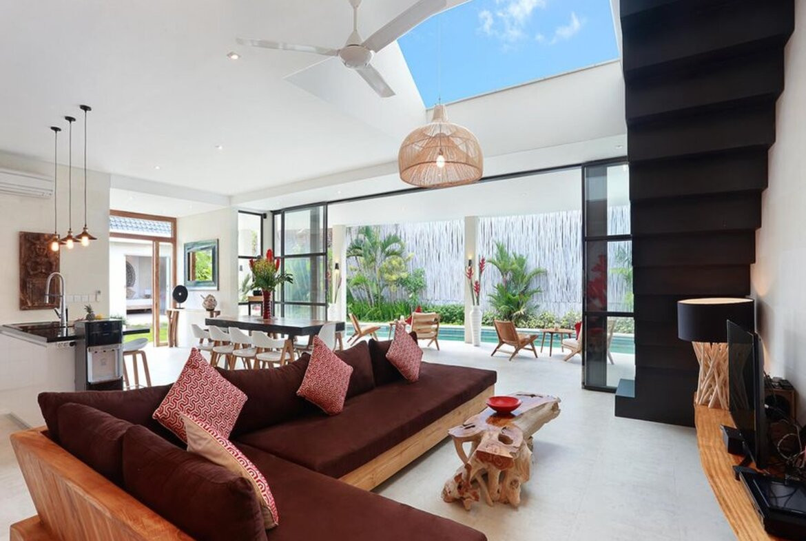 Elegantná 4-spálňová vila v srdci Seminyaku