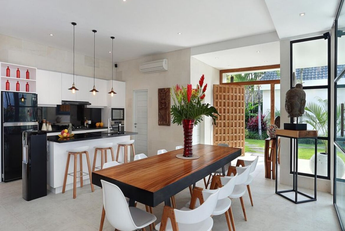 Elegantná 4-spálňová vila v srdci Seminyaku