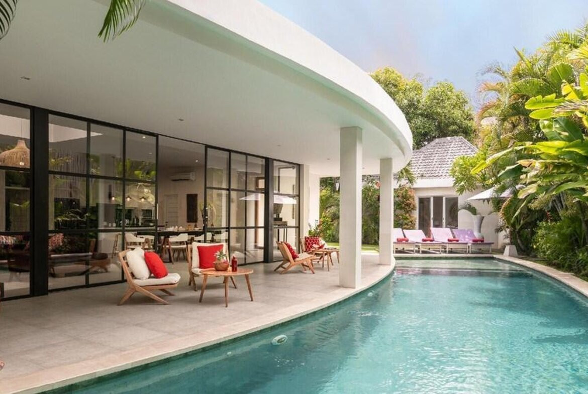 Elegantná 4-spálňová vila v srdci Seminyaku