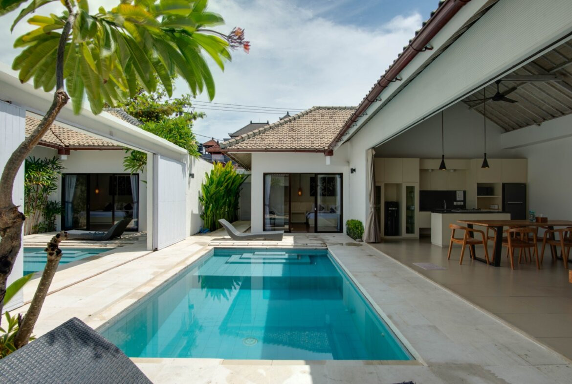 Tropická 2-spálňová vila vo výnimočnej lokalite Seminyaku