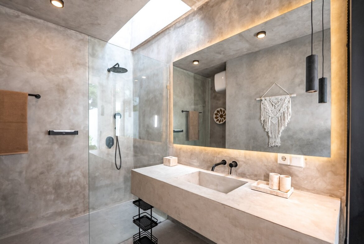 Tropická trojspálňová vila s výhľadom na ryžové polia v Ubud