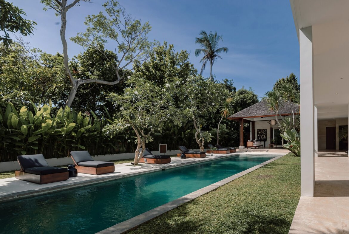 Rozľahlá dizajnová vila so 4 spálňami pri pláži Petitenget