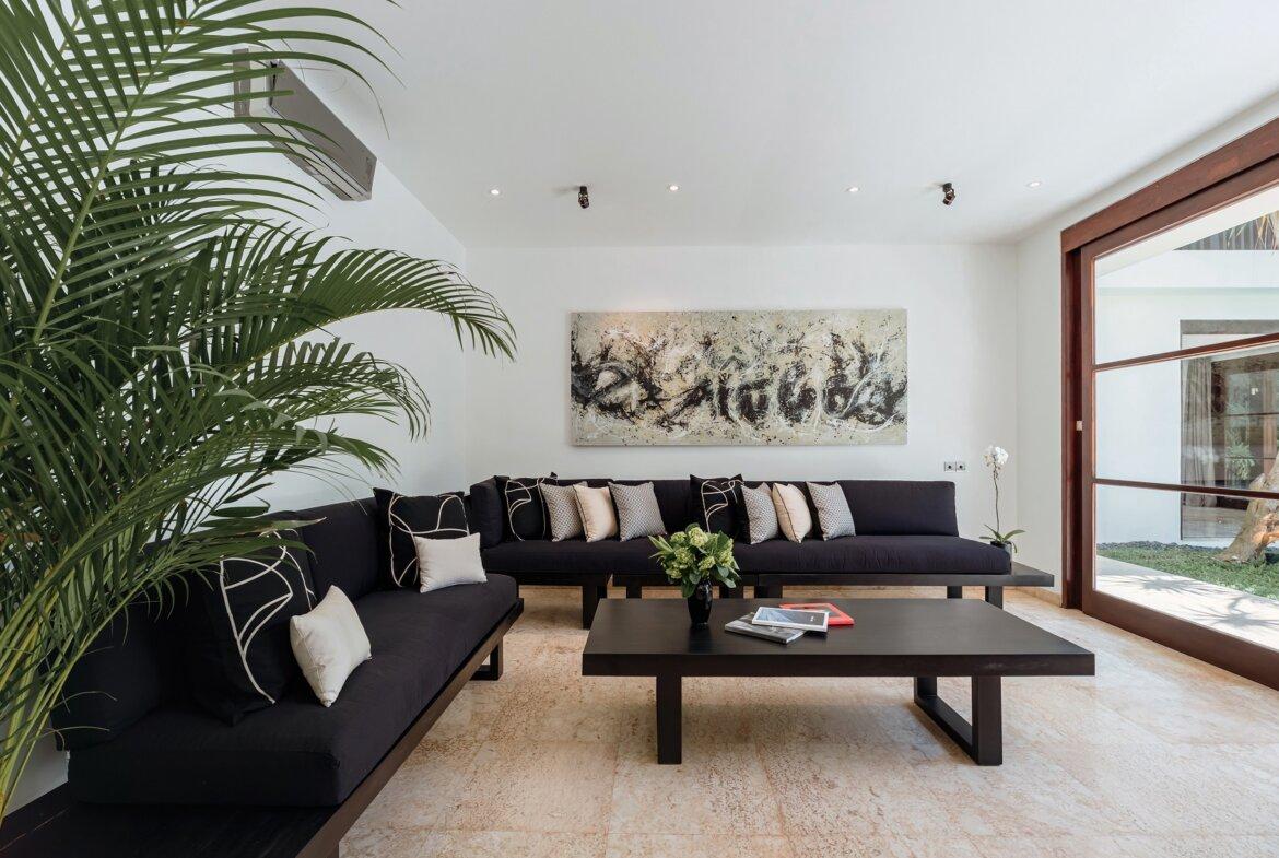 Rozľahlá dizajnová vila so 4 spálňami pri pláži Petitenget