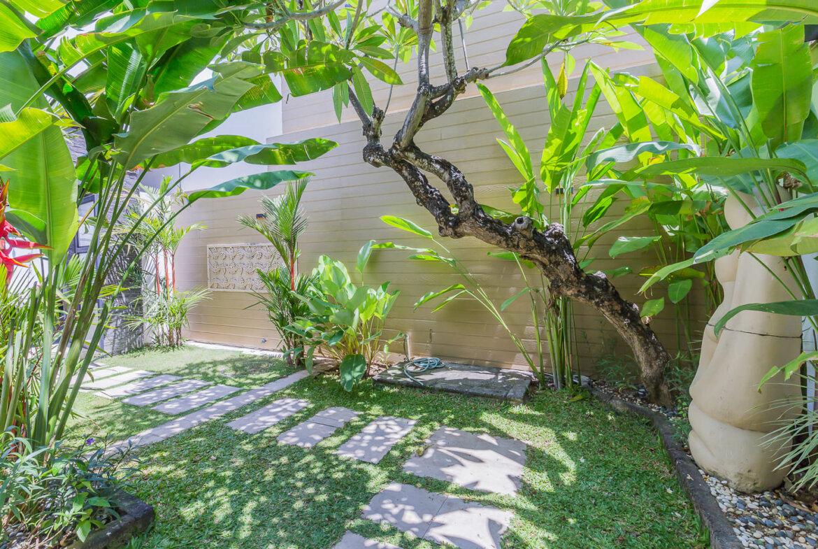 Moderná minimalistická 3-spálňová vila v Seminyak