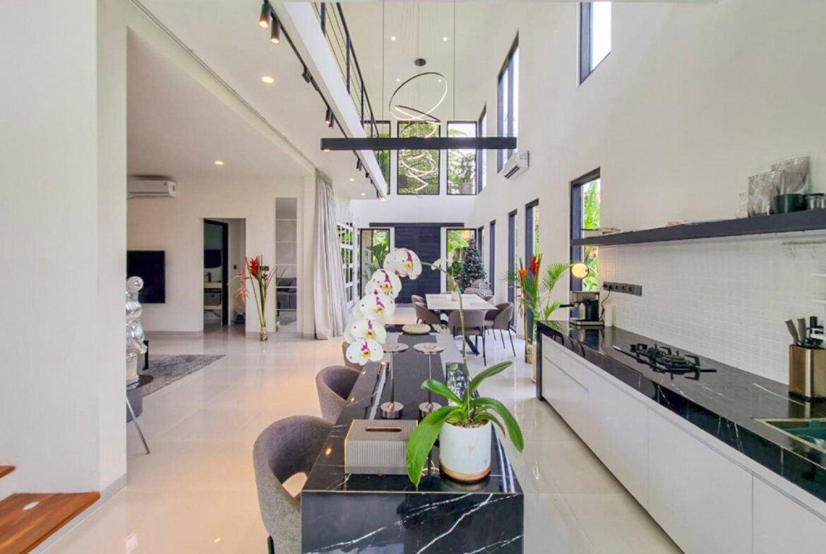 Moderná vila s malebným výhľadom v Tumbak Bayuh