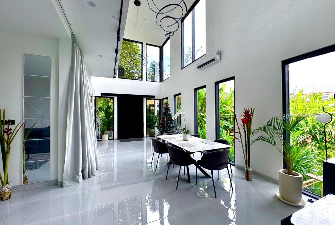 Moderná vila s malebným výhľadom v Tumbak Bayuh