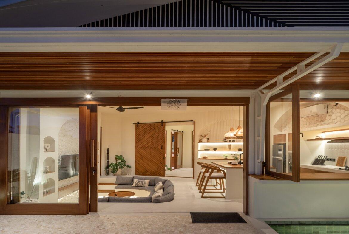 Moderná tropická jednoizbová vila blízko pláže v Cemagi