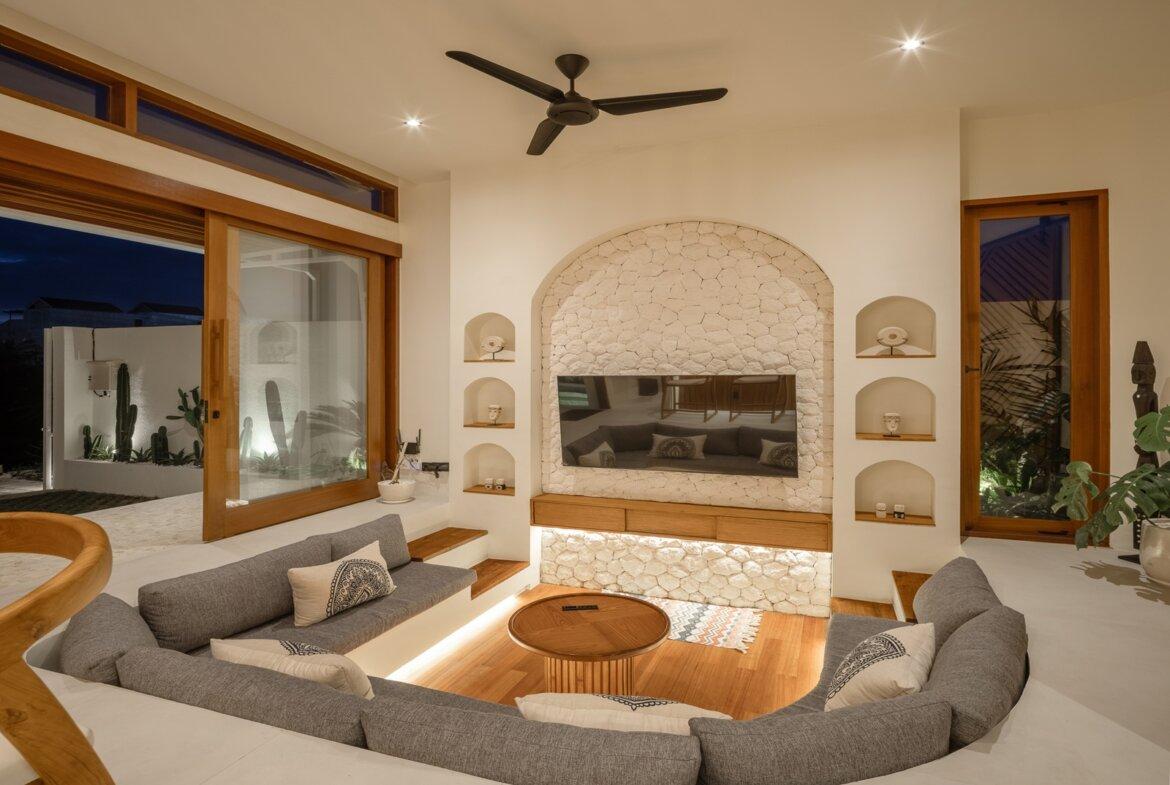 Moderná tropická jednoizbová vila blízko pláže v Cemagi