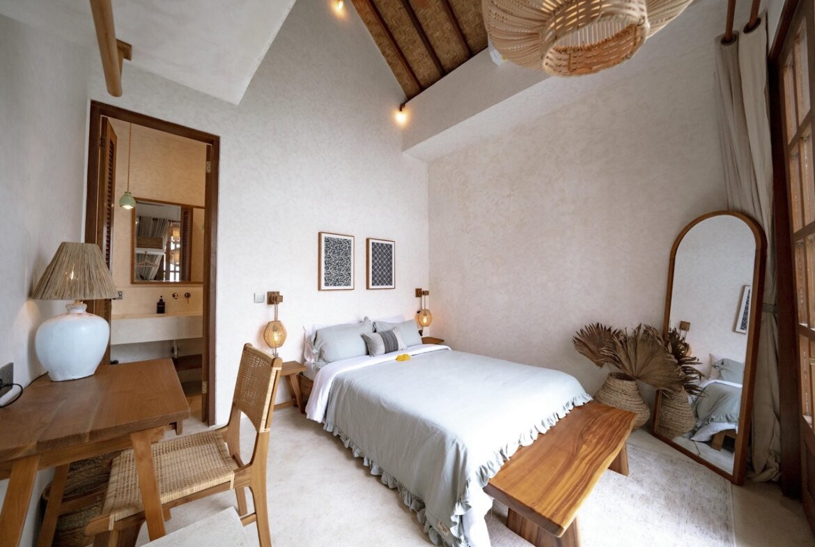 Útulná minimalistická 1-izbová vila na pláži v Kedungu