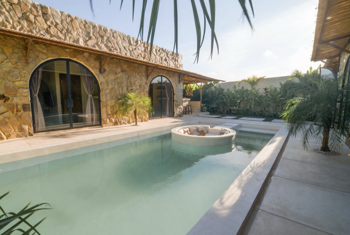 Nové 3-spálňové vily v mexicko-tropickom štýle v Uluwatu