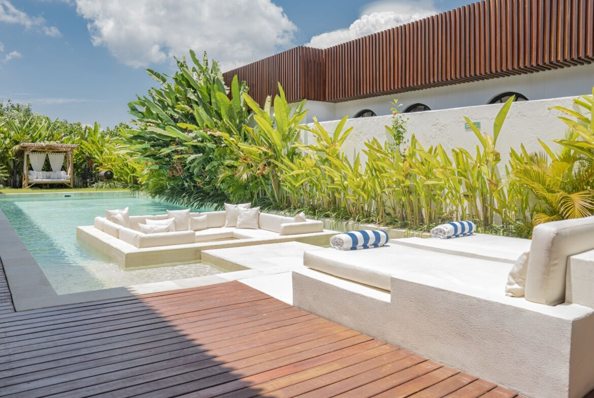 Trojspálňová vila v stredomorskom štýle v kopcoch Jimbaran