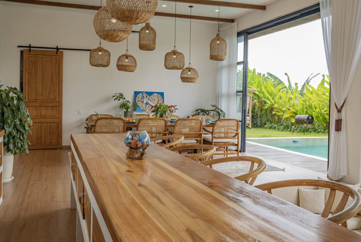 Trojspálňová vila v stredomorskom štýle v kopcoch Jimbaran