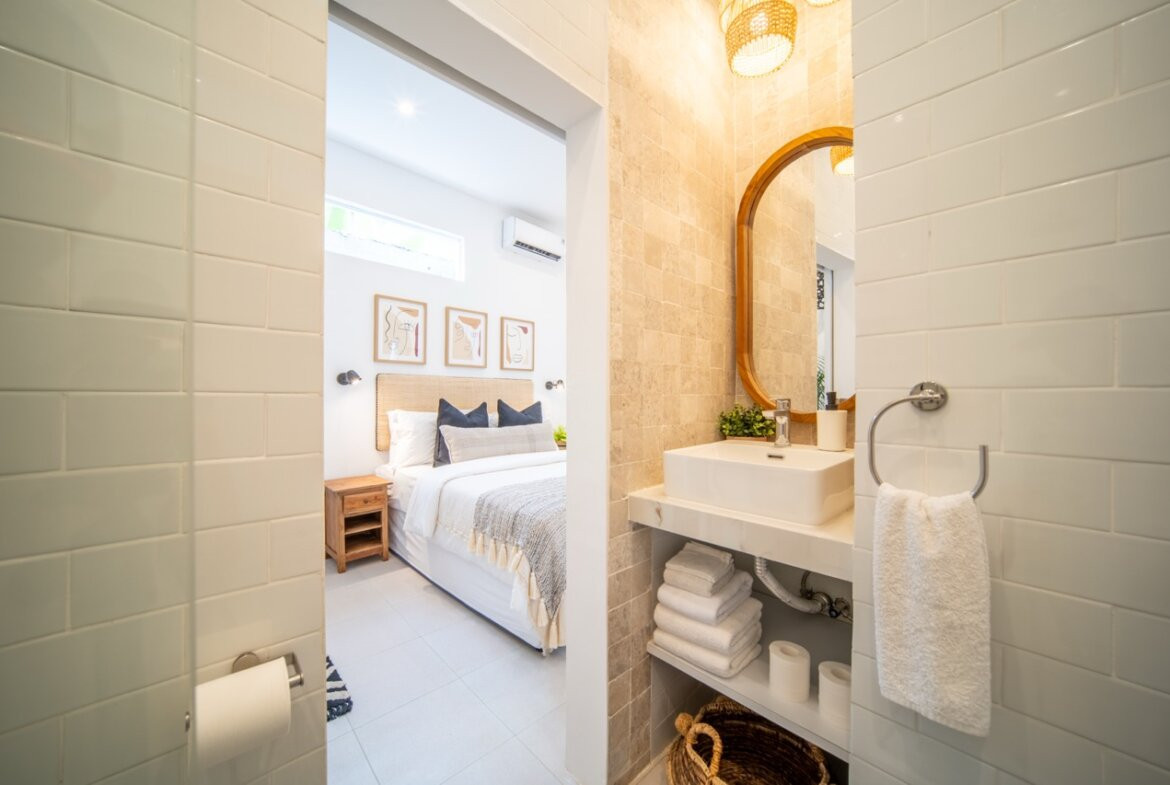 Moderná minimalistická vila v berawa canggu