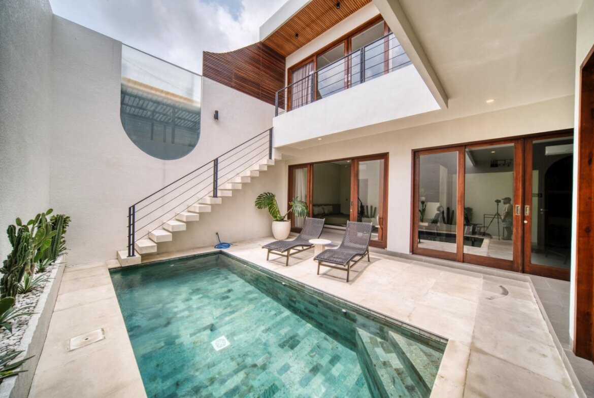 Tropická vila s 3 spálňami a strešnou terasou v Tumbak Bayuh