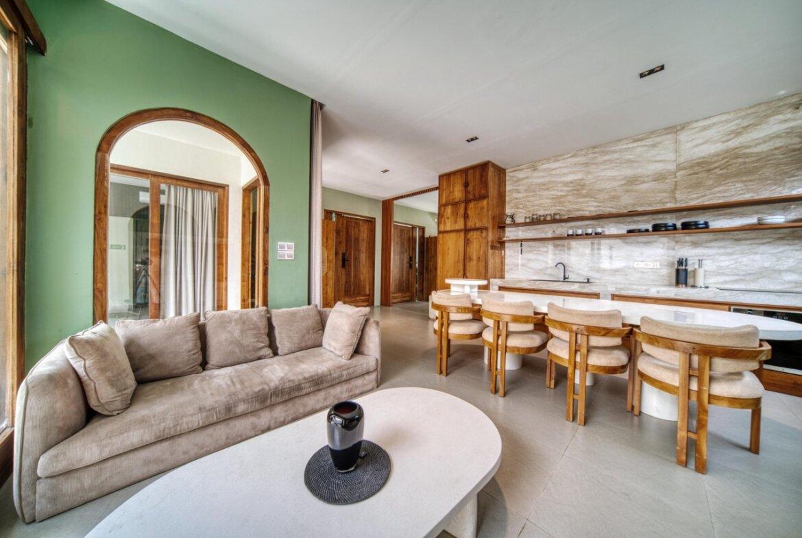 Tropická vila s 3 spálňami a strešnou terasou v Tumbak Bayuh