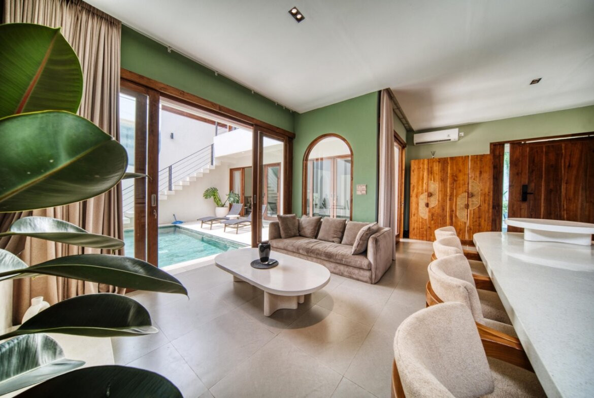 Tropická vila s 3 spálňami a strešnou terasou v Tumbak Bayuh