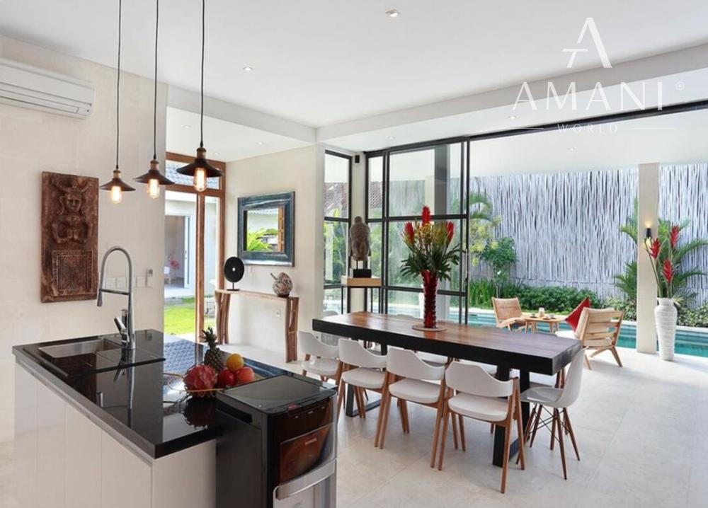 Elegantná 4-spálňová vila v srdci Seminyaku