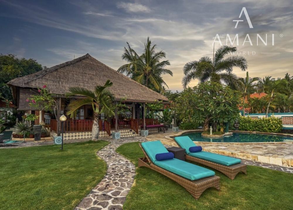 Priestranná plážová vila a bungalov na severe Bali