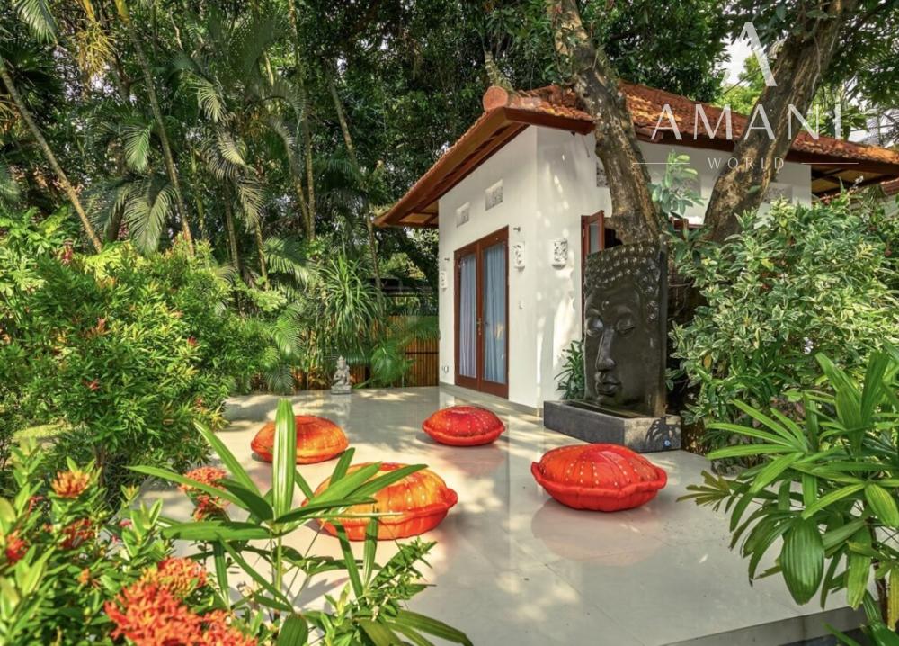 Priestranná plážová vila a bungalov na severe Bali