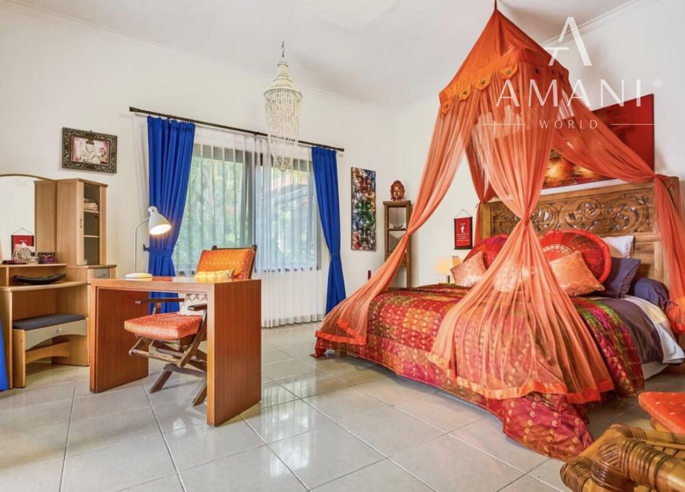 Priestranná plážová vila a bungalov na severe Bali