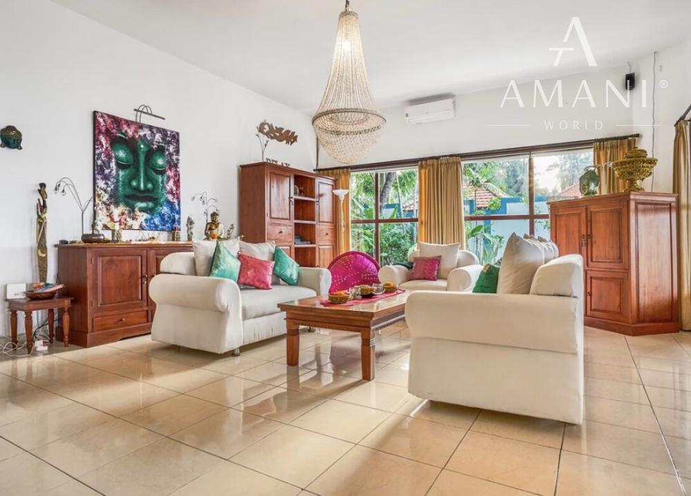 Priestranná plážová vila a bungalov na severe Bali