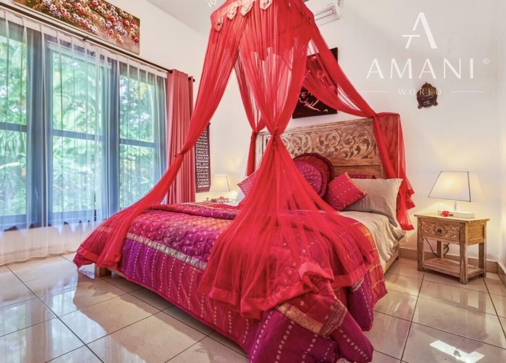 Priestranná plážová vila a bungalov na severe Bali