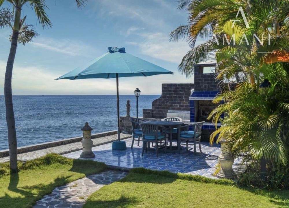 Priestranná plážová vila a bungalov na severe Bali