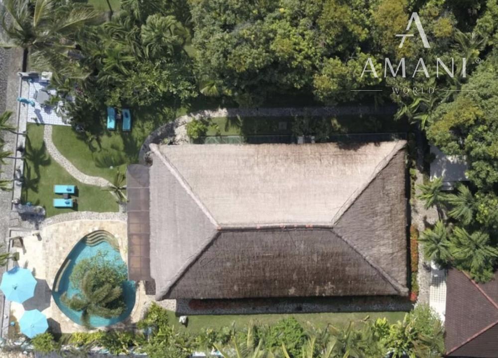 Priestranná plážová vila a bungalov na severe Bali