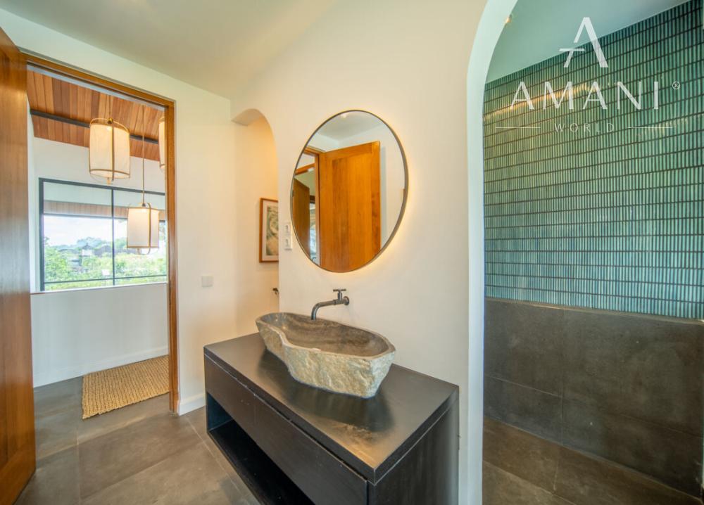 Tropicko-japonská 3-spálňová vila v Tumbak Bayuh