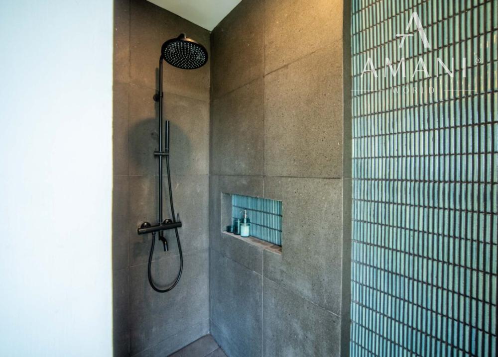 Tropicko-japonská 3-spálňová vila v Tumbak Bayuh