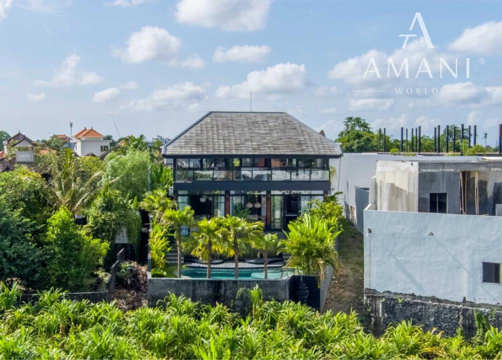 Tropicko-japonská 3-spálňová vila v Tumbak Bayuh