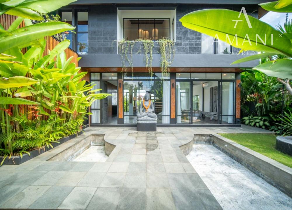 Tropicko-japonská 3-spálňová vila v Tumbak Bayuh