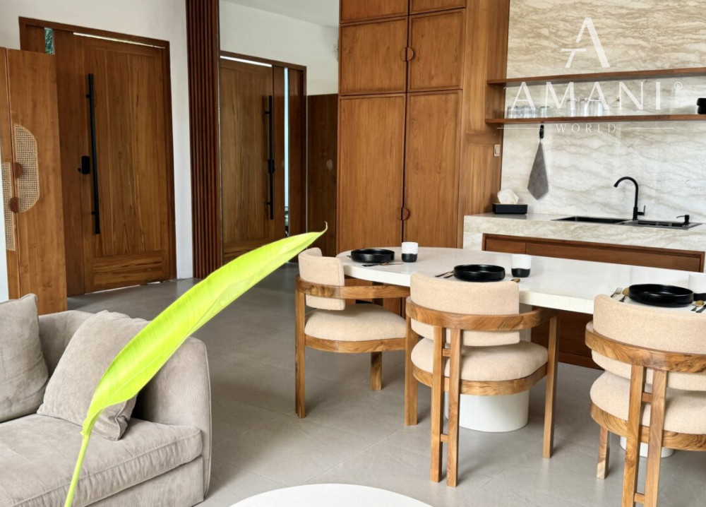 Štýlová 3-spálňová tropická vila so strešnou terasou