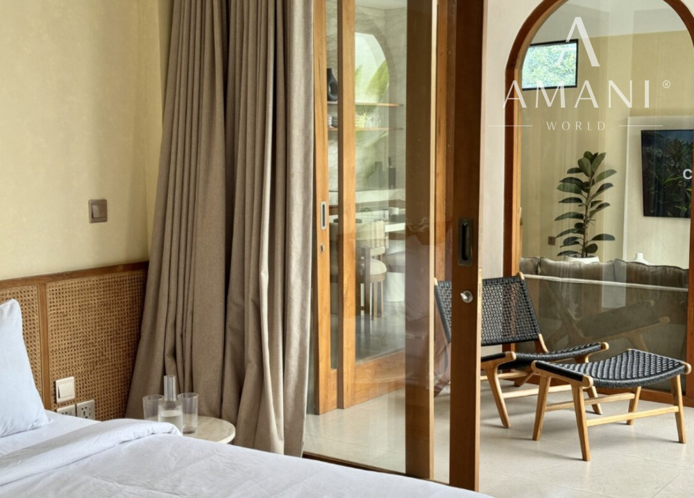 Štýlová 3-spálňová tropická vila so strešnou terasou