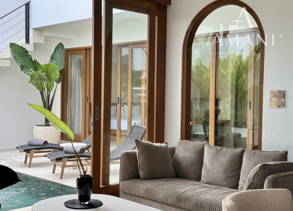 Štýlová 3-spálňová tropická vila so strešnou terasou