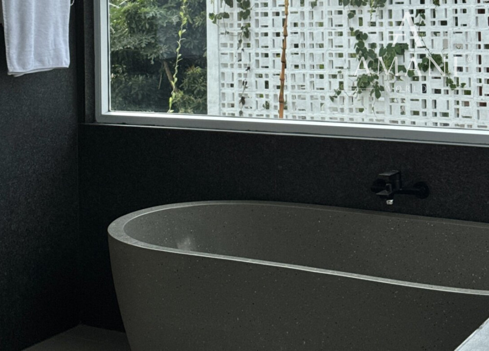 Štýlová 3-spálňová tropická vila so strešnou terasou