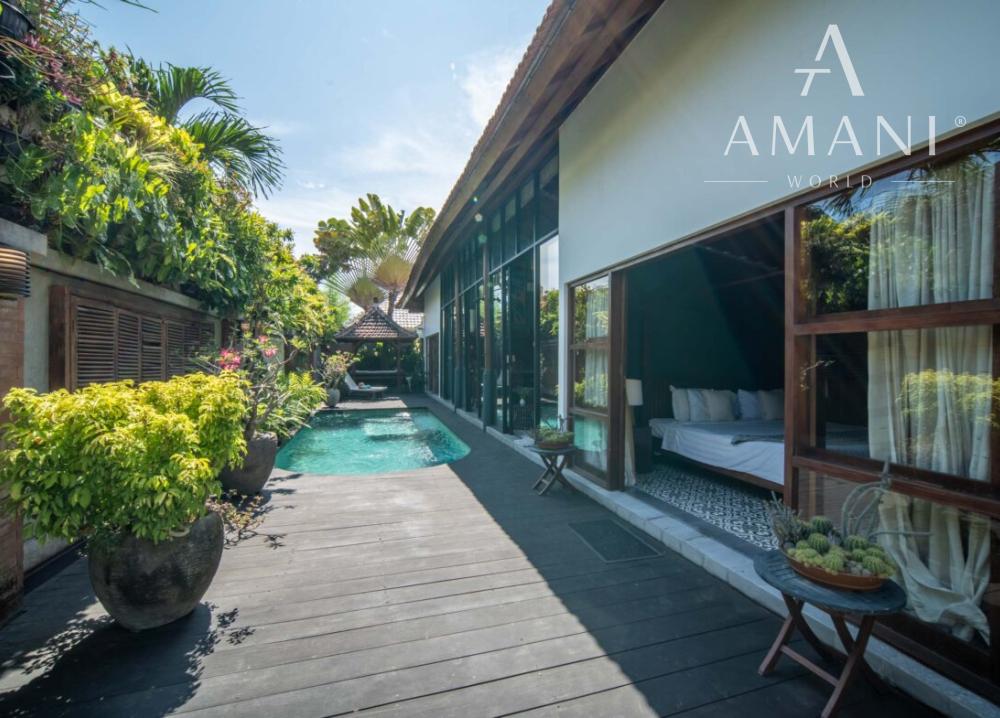 Vila s balijským nádychom a detailmi z teakového dreva