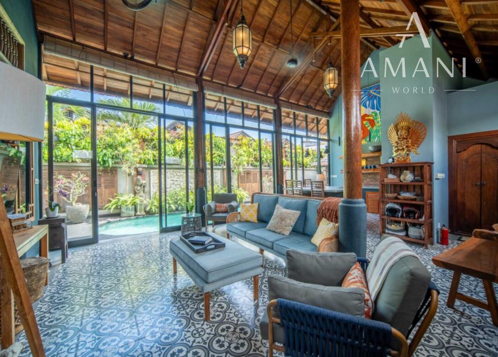 Vila s balijským nádychom a detailmi z teakového dreva