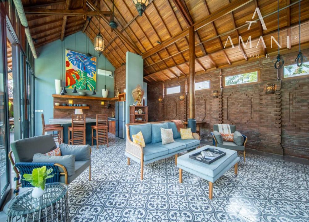 Vila s balijským nádychom a detailmi z teakového dreva