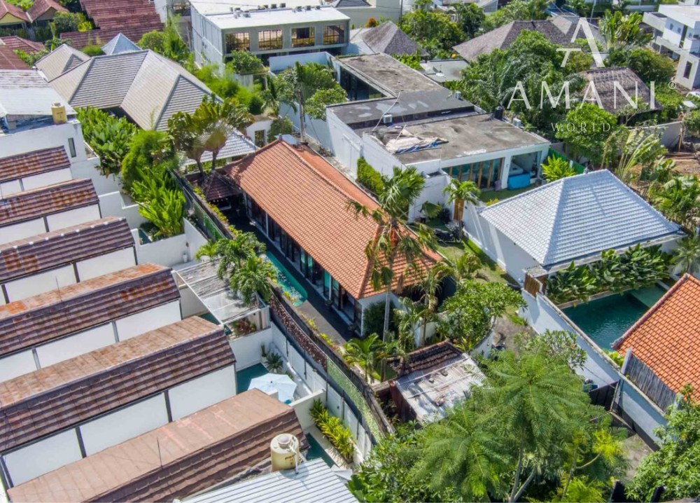 Vila s balijským nádychom a detailmi z teakového dreva