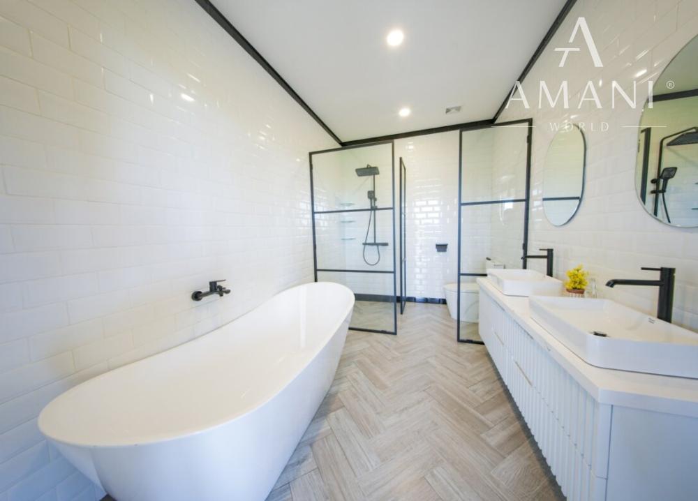 Moderná päťspálňová rodinná vila v pokojnej časti Ubud