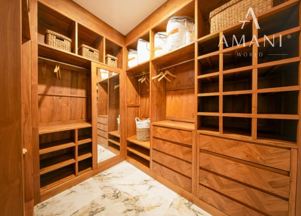 Moderná päťspálňová rodinná vila v pokojnej časti Ubud