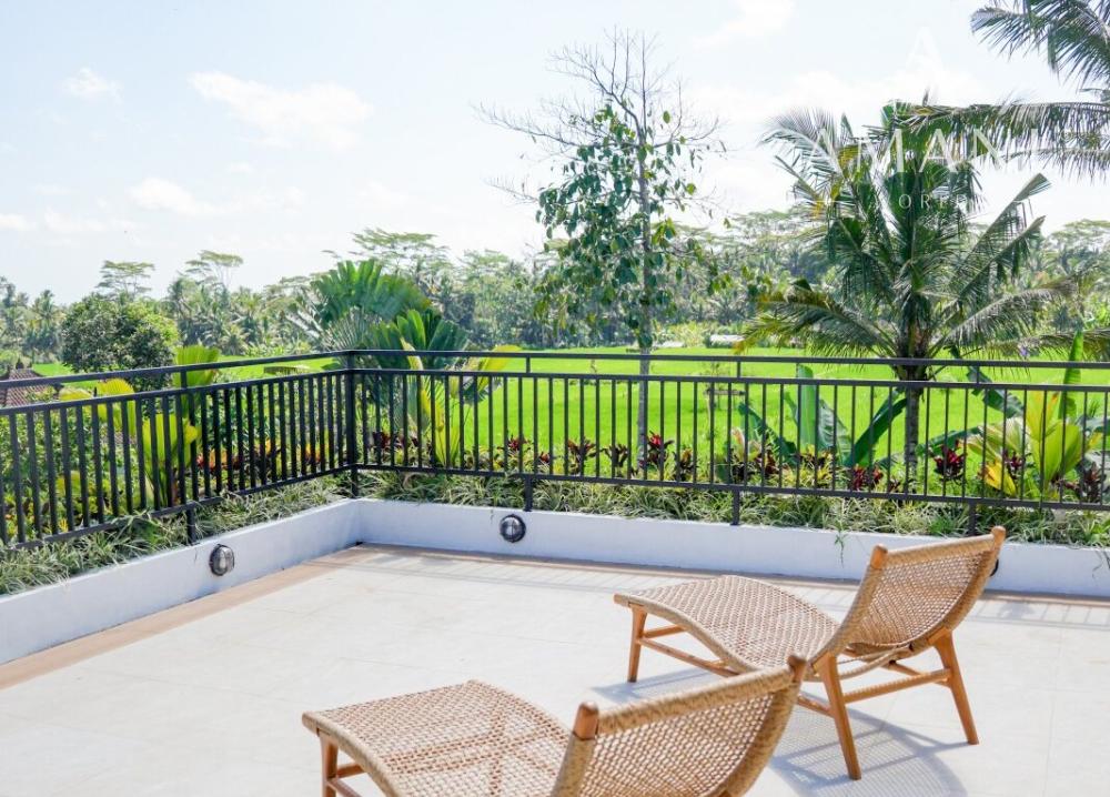 Moderná päťspálňová rodinná vila v pokojnej časti Ubud