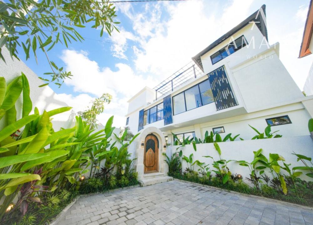 Moderná päťspálňová rodinná vila v pokojnej časti Ubud