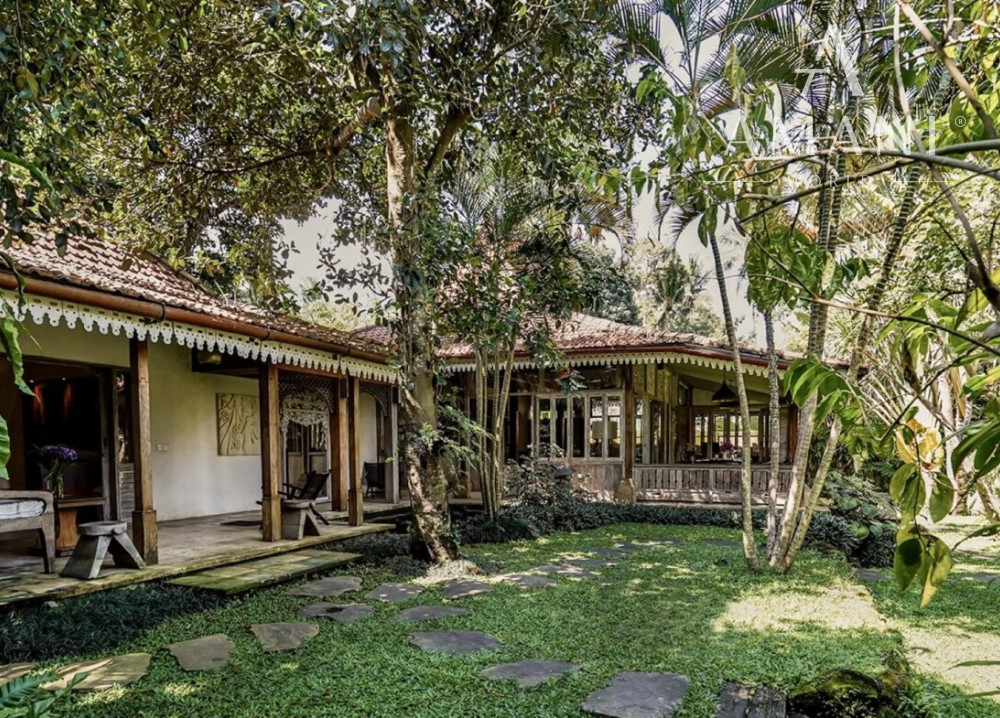 Súkromná joglo vila s komunitnými priestormi v Sayan, Ubud