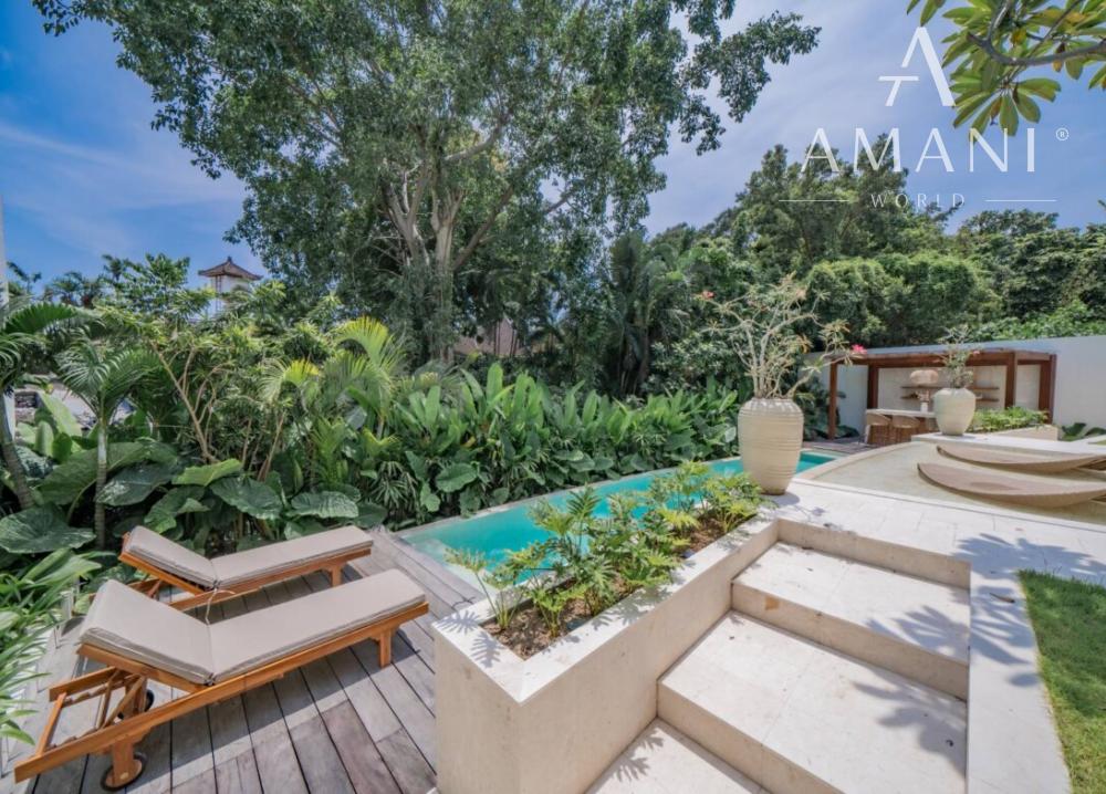 Štvorizbová moderná vila s kinom v Umalas