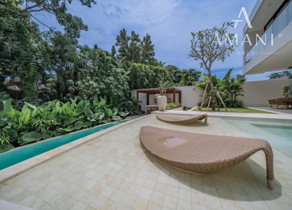 Štvorizbová moderná vila s kinom v Umalas