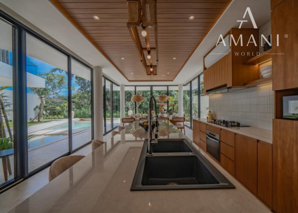 Štvorizbová moderná vila s kinom v Umalas