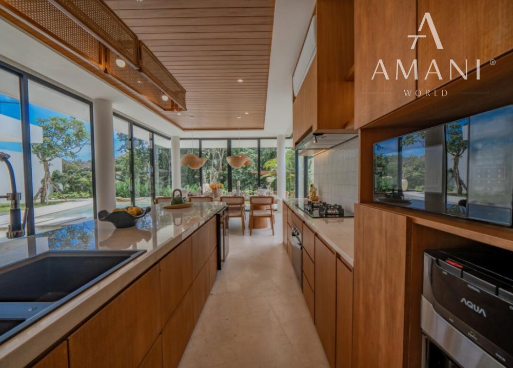 Štvorizbová moderná vila s kinom v Umalas