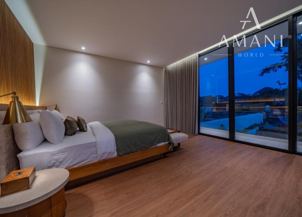 Štvorizbová moderná vila s kinom v Umalas